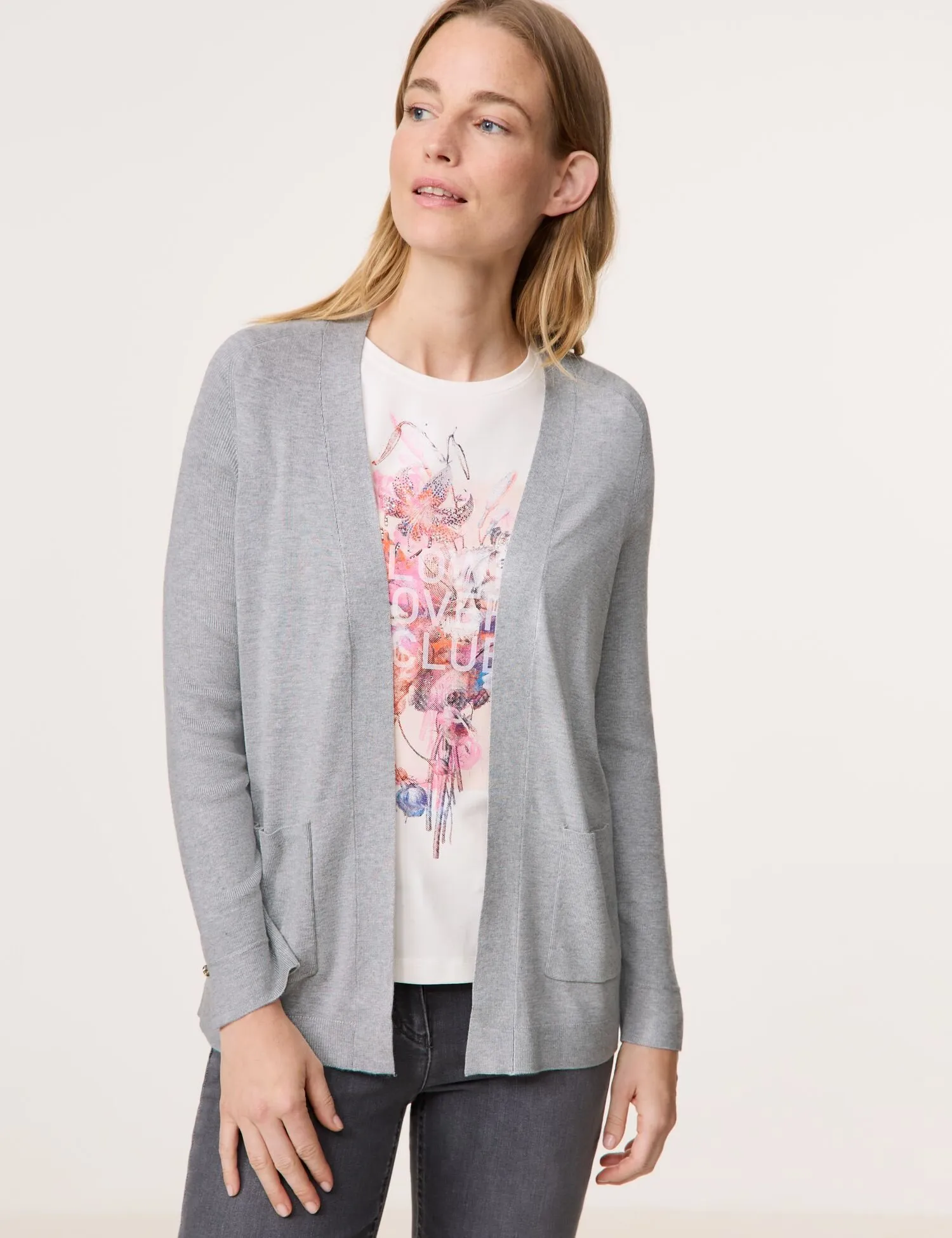Open cardigan in a fine knit
